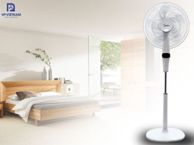 Sử dụng quạt để giảm độ ẩm trong không khí
